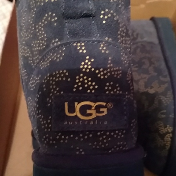 Uggs - Picture 2 of 3