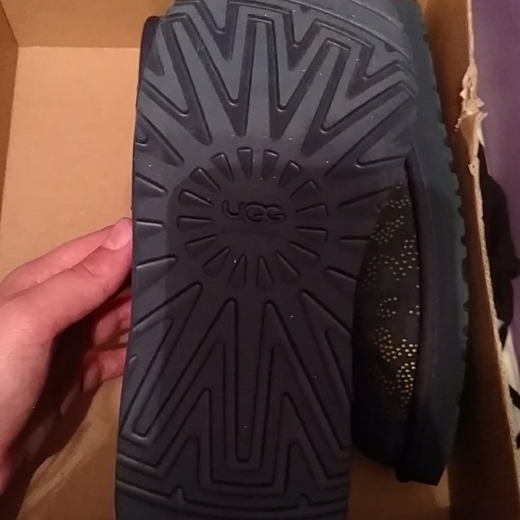 Uggs - Picture 3 of 3