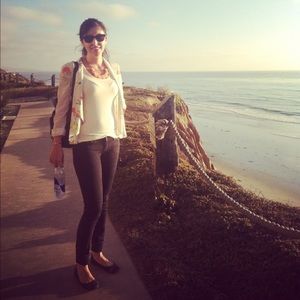 Meet your Posher, Emily