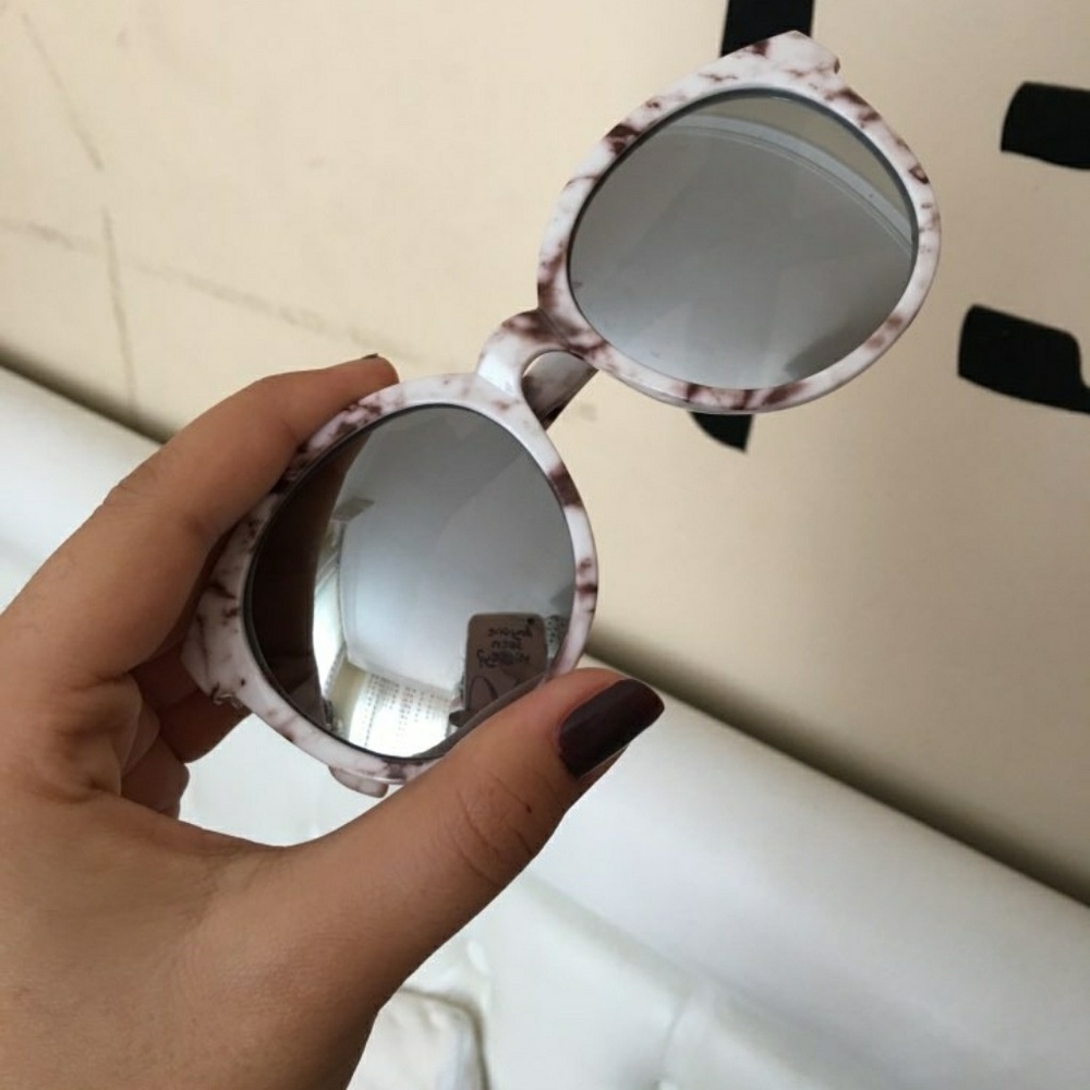 ❣LAST PAIR❣Marble Round Large Sunglasses🦄🌼