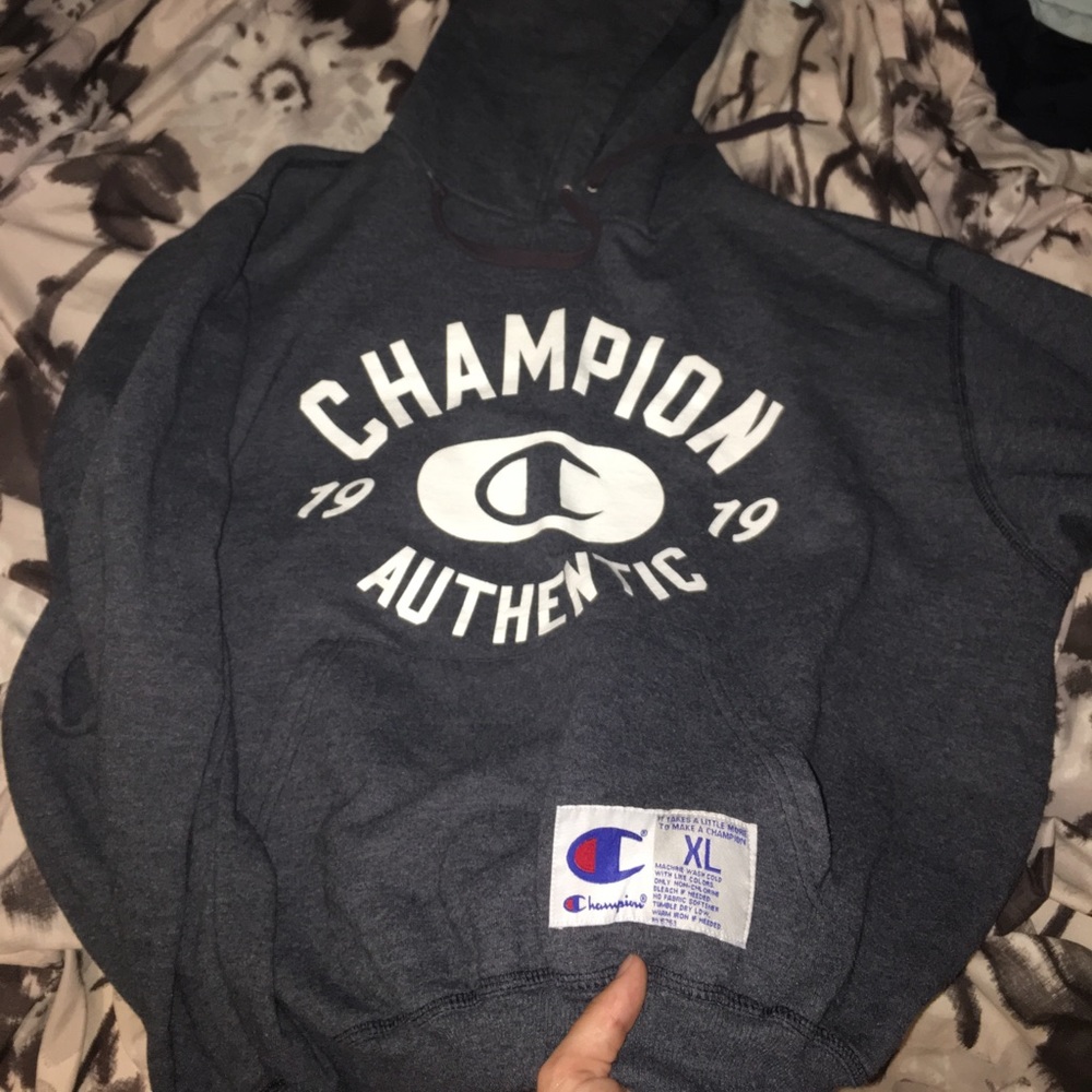 XL Champion sweatshirt