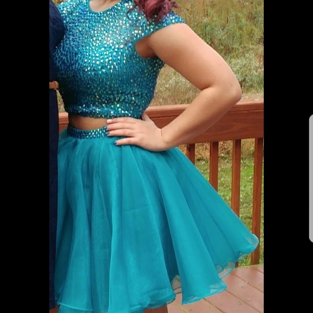 SHERRI HILL Homecoming, prom or cocktail