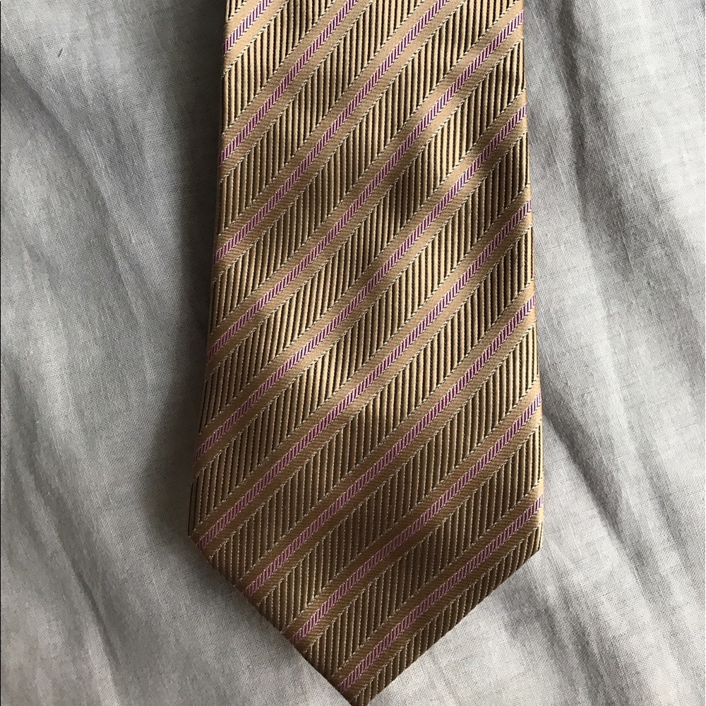 Italian designed gold-pink striped tie.