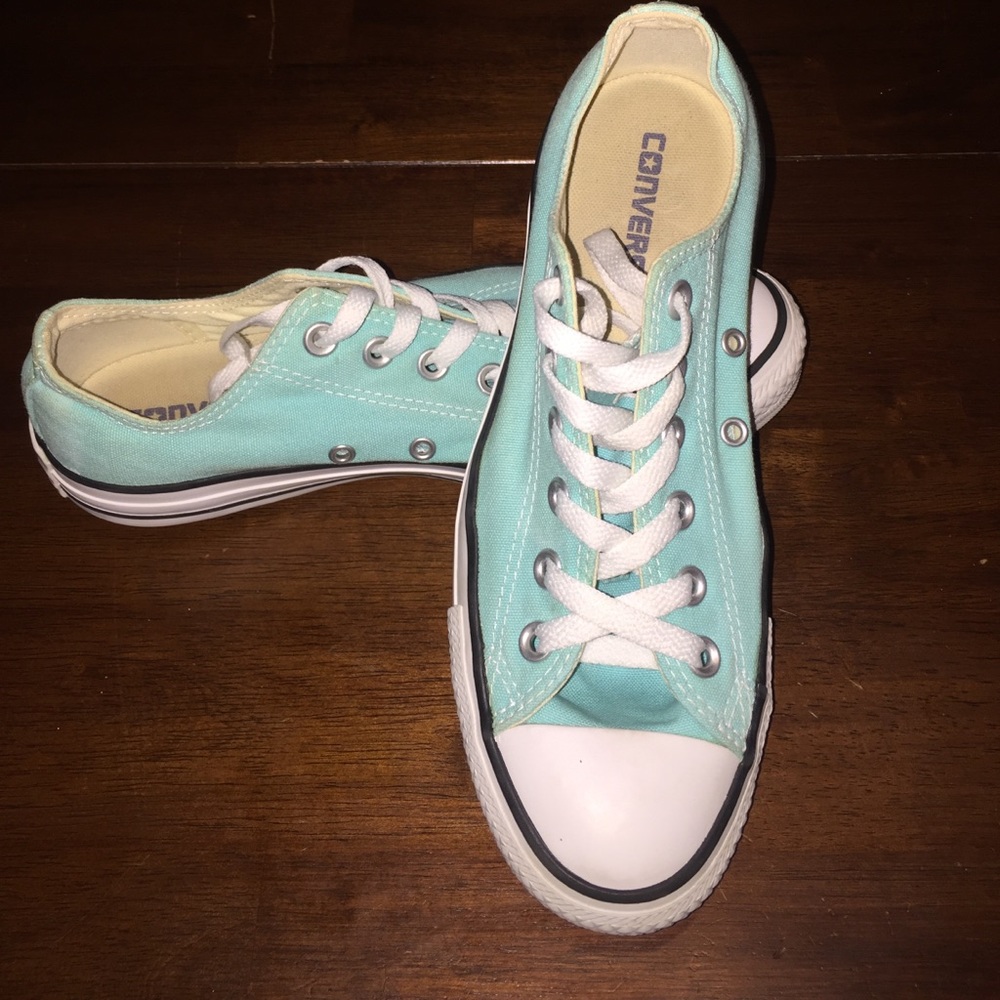 Mint converse