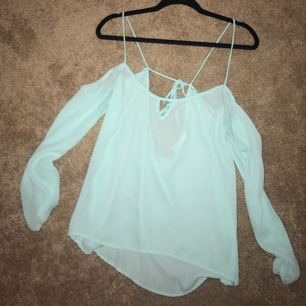 Teal off shoulder top 🌸