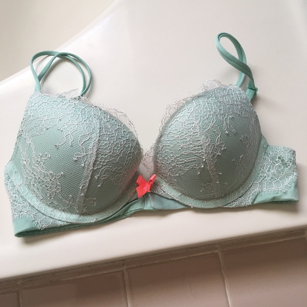 🔴SOLD🔴 Victoria's secret very sexy push up bra