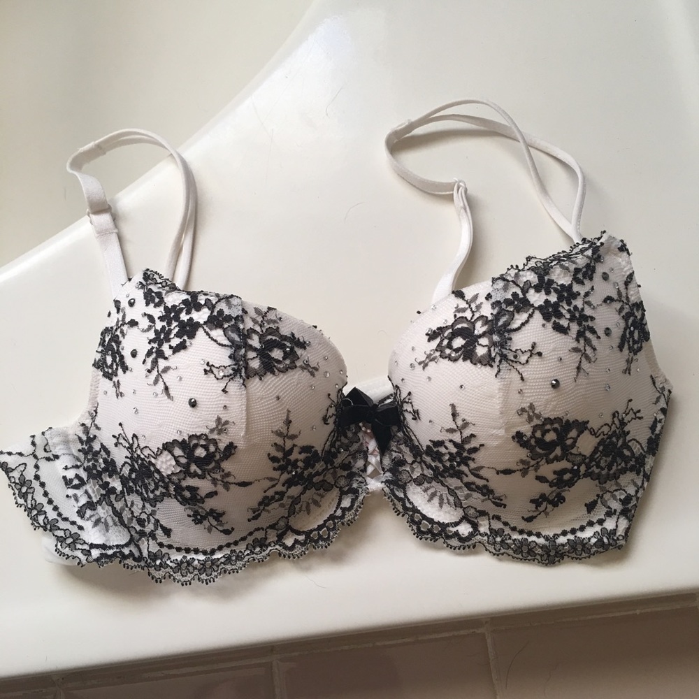 Victoria's secret padded demi bra 32B