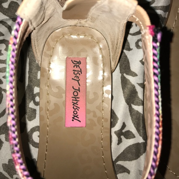 betsy johnson sandals - Picture 2 of 3
