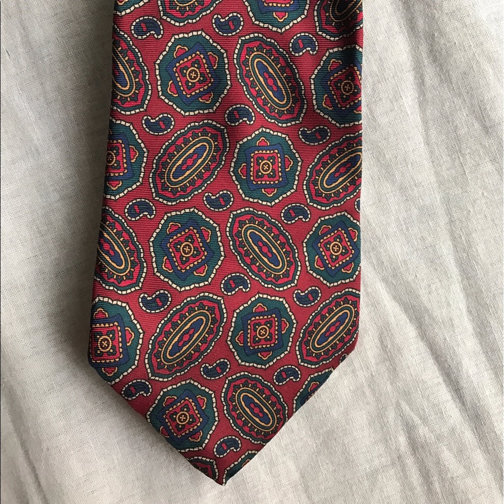 Vintage Hardy Aimes patterned men's necktie.