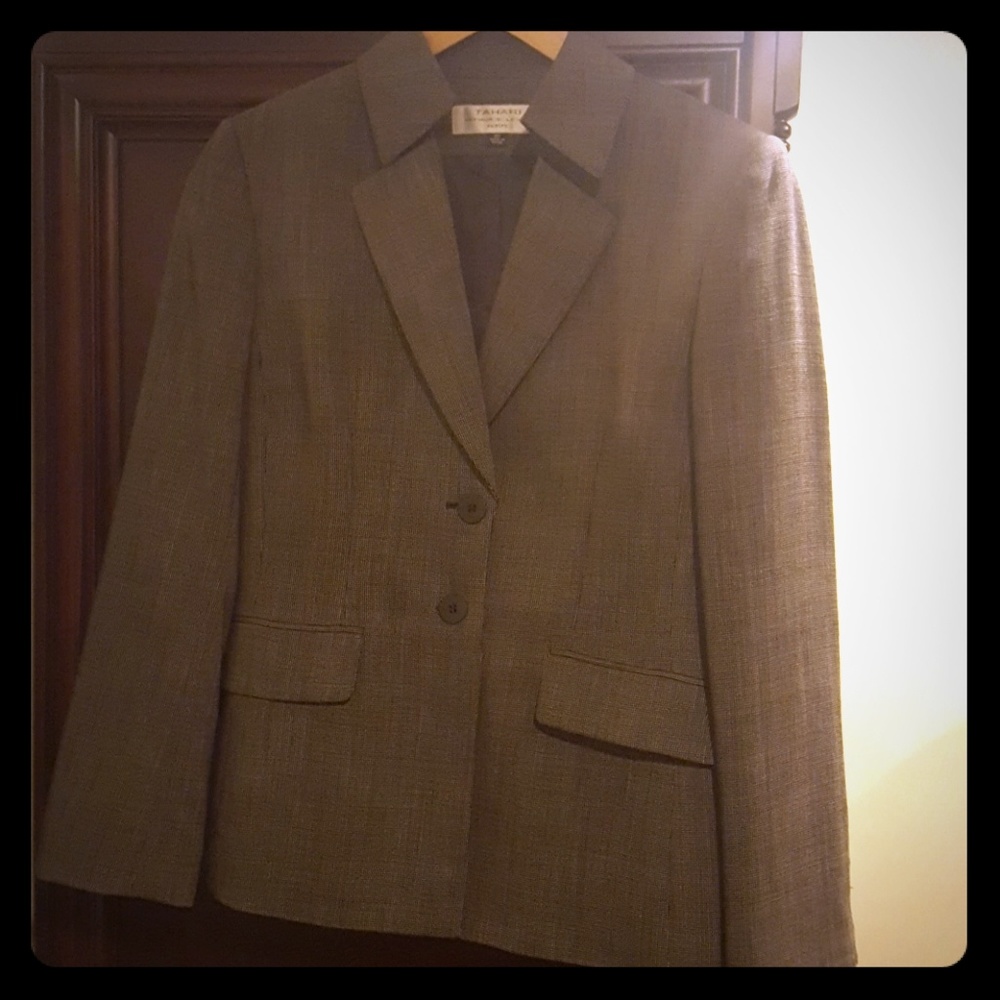 Tahari Blazer 8p