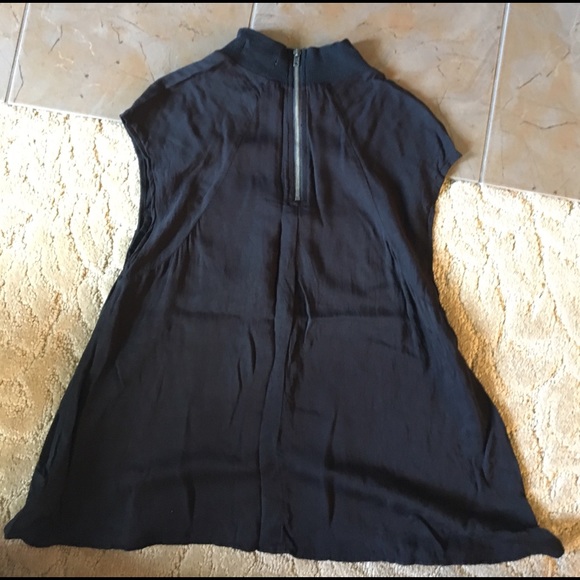 High Necked Black Flowy Tank - Picture 2 of 3