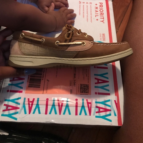 Gold Sperries. - Picture 3 of 4