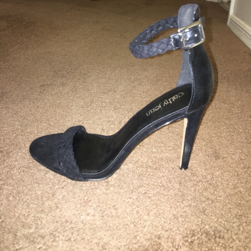 SALE ‼️ BLACK STRAPPY HEELS, WORN ONCE
