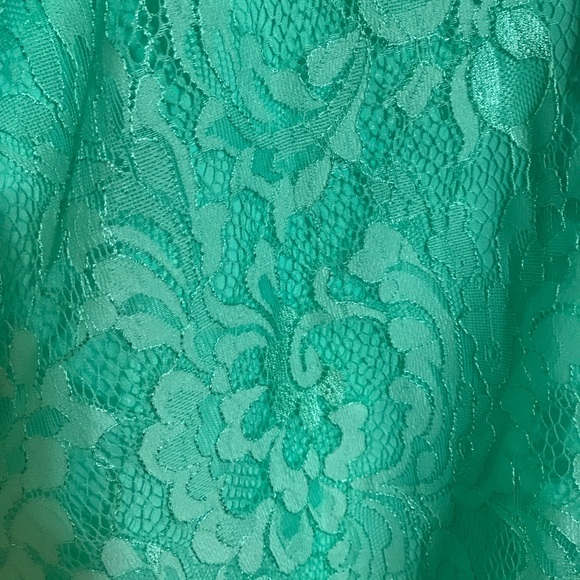 Lace top - Picture 3 of 6