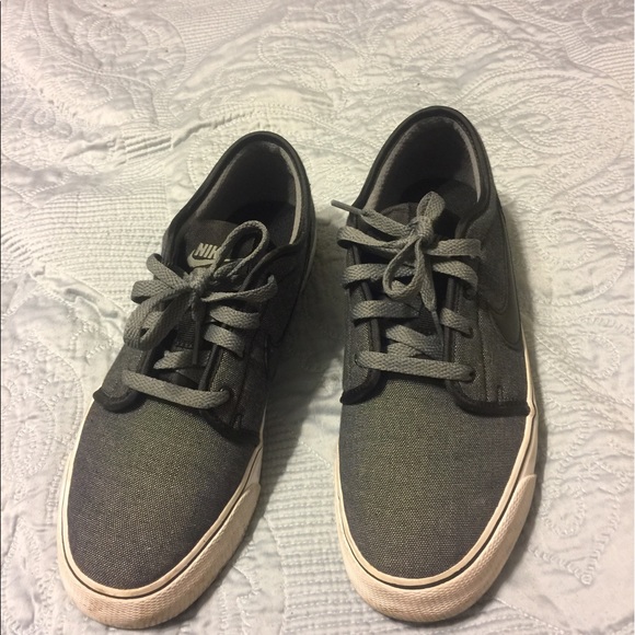 Nike boys casual shoes - Picture 1 of 4