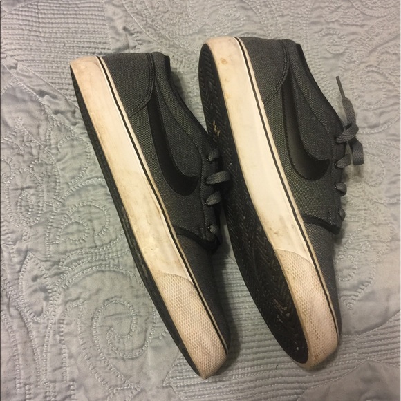 Nike boys casual shoes - Picture 3 of 4