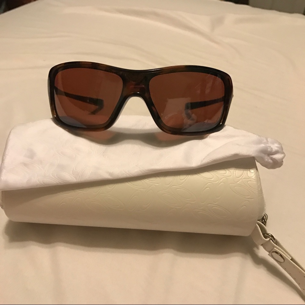 Women's Polarized Oakley Sunglasses