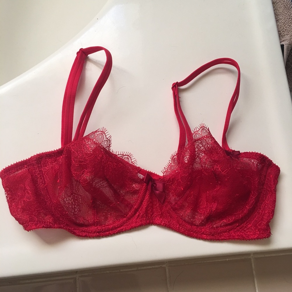 Victoria's secret unlined demi bra 34B