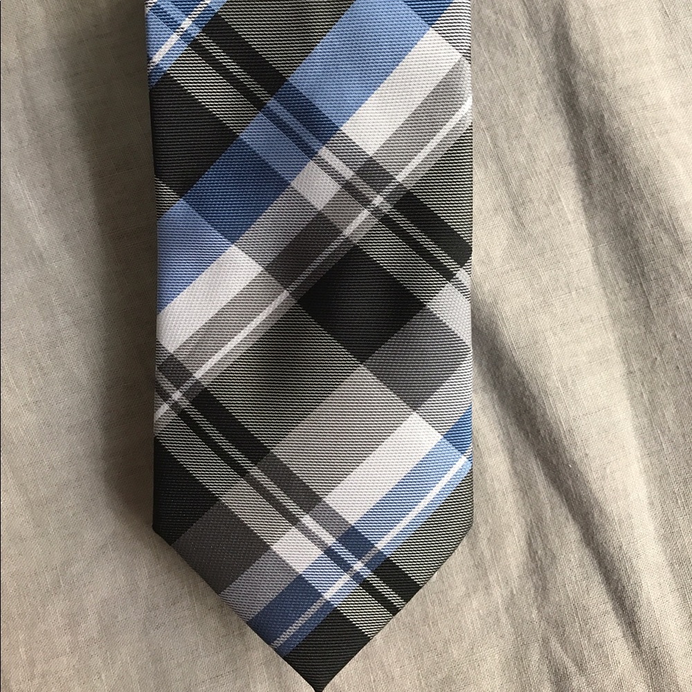 Vintage Alexander Julian blue patterned necktie.