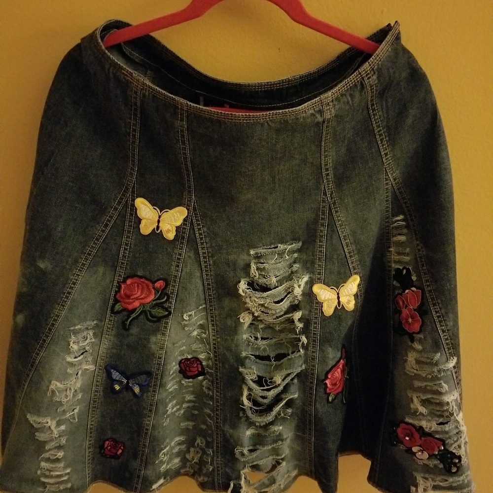 #CUSTOMMADEBYMIA