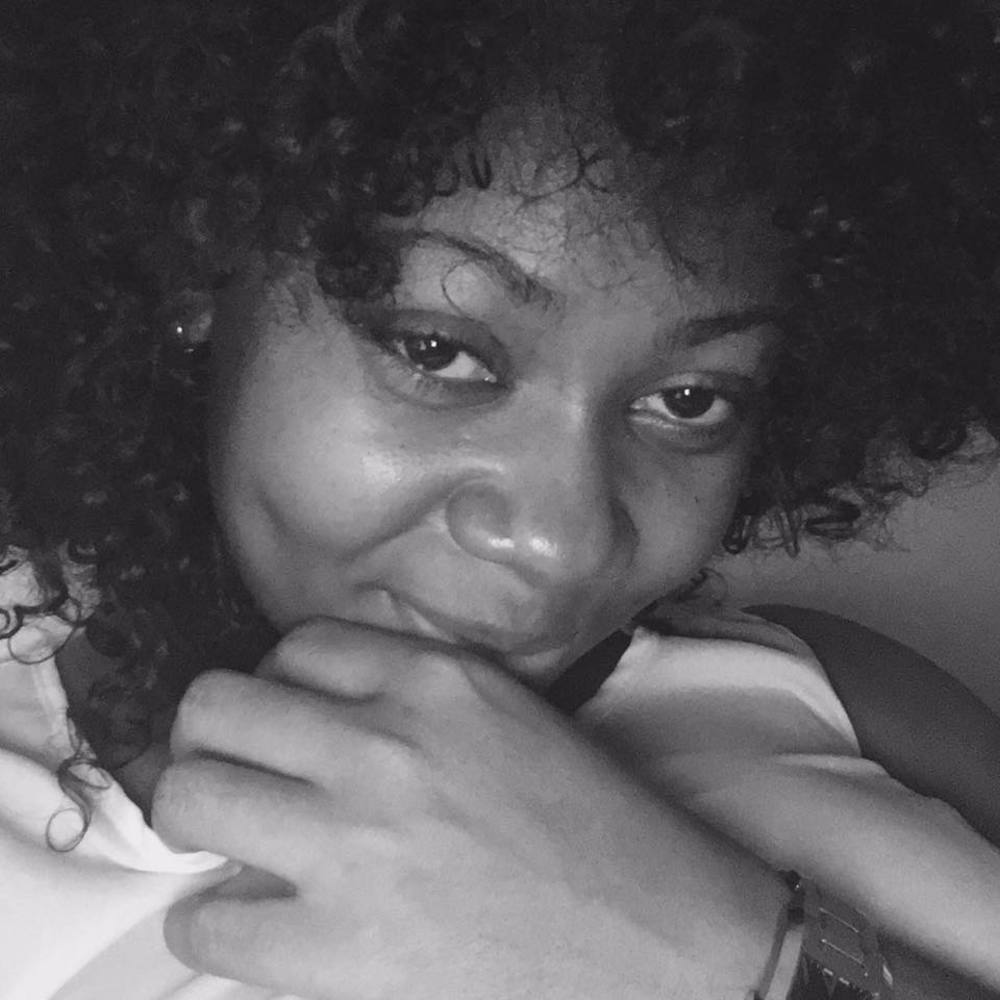 Meet your Posher, Efe
