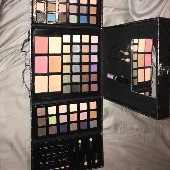 Ulta Makeup kit - Picture 4 of 4