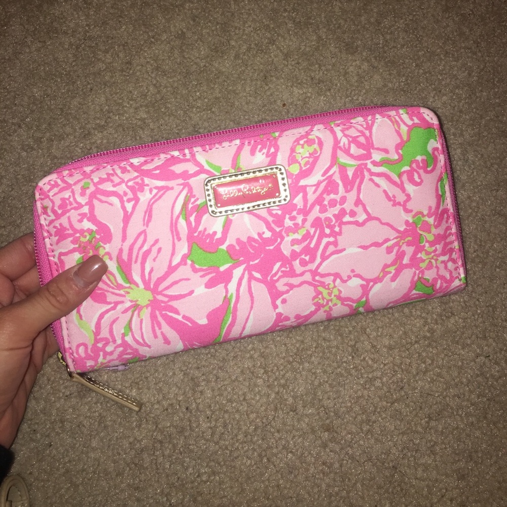 Never been used Lilly Pulitzer wallet