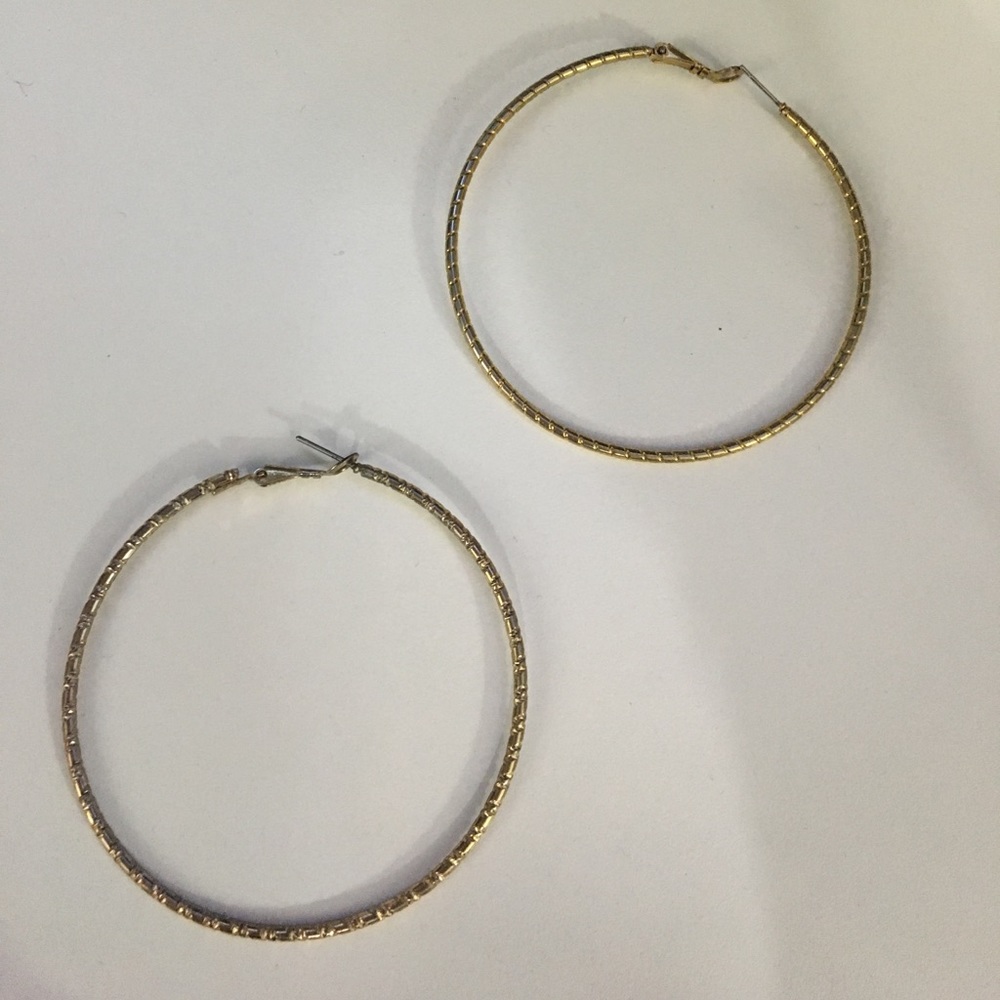 Medium gold hoop earrings
