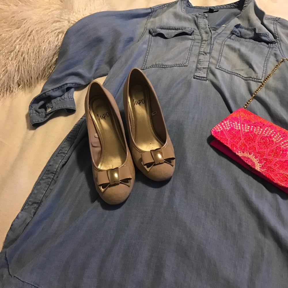 Bow nude wedges!
