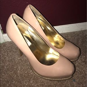 Vera wang heels
