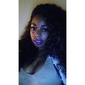 Meet your Posher, Chanel