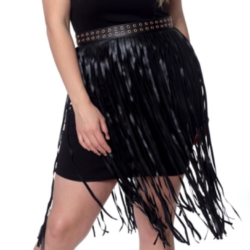BLACK GROMMET BAND FAUX LEATHER FRINGE SKIRT BELT