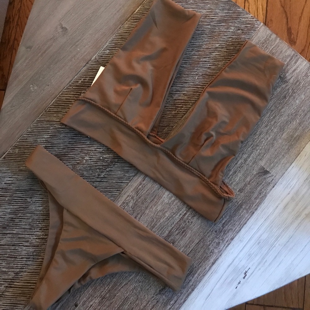 Cheeky cut bikini with plunge top - Large