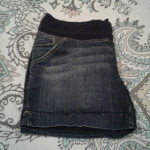 Maternity shorts
