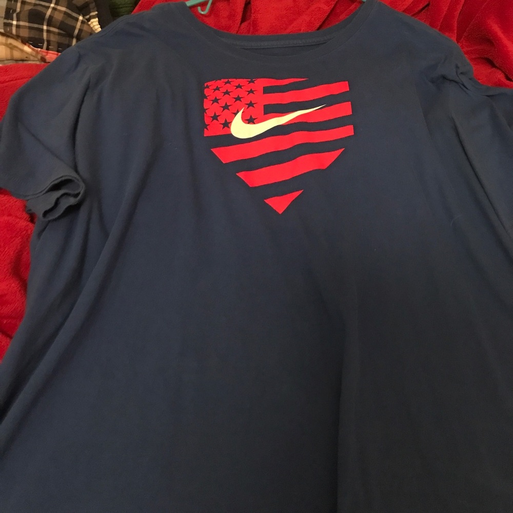 Nike Independence Tee