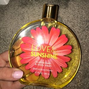 B&BW Love & Sunshine bubble bath and body wash