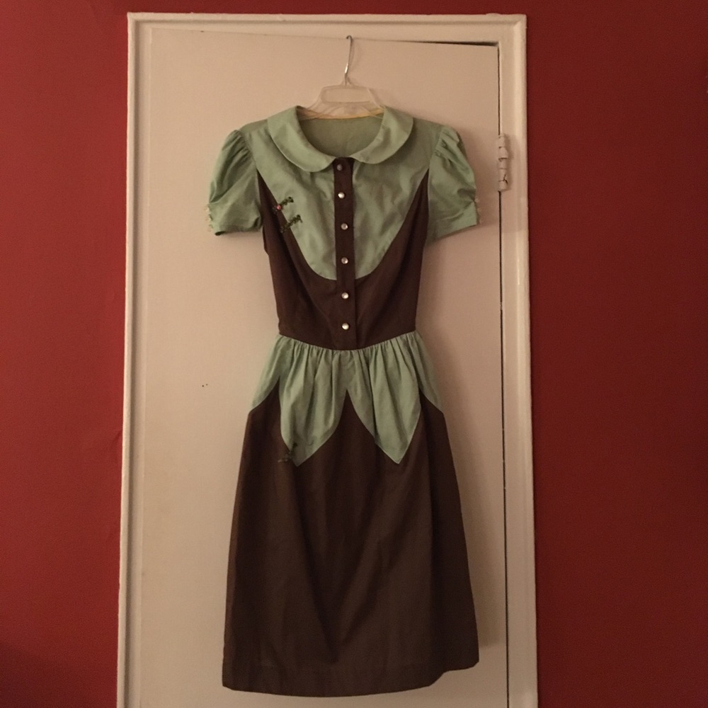 Adorable vintage-style Betsy Johnson dress
