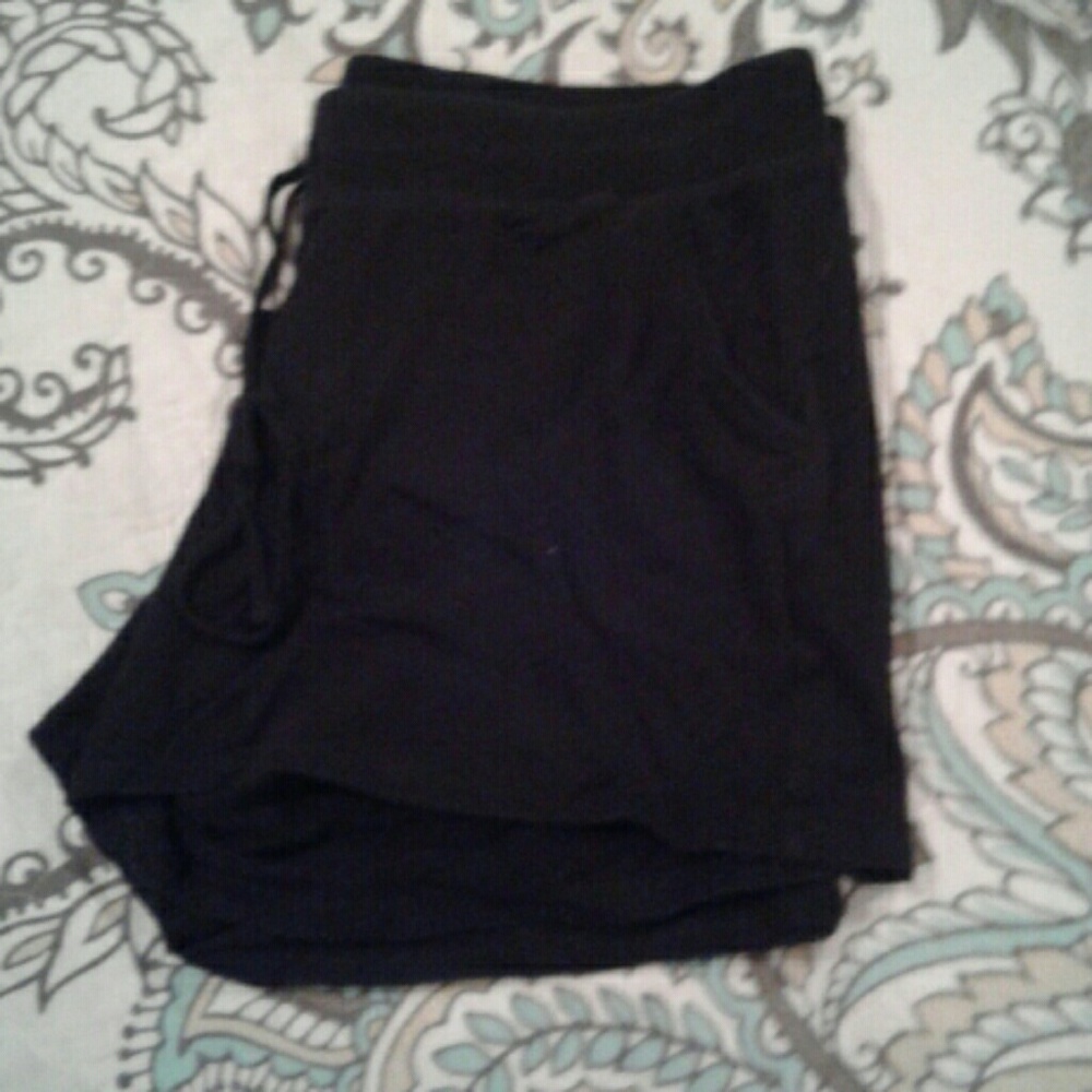 Black knit maternity shorts