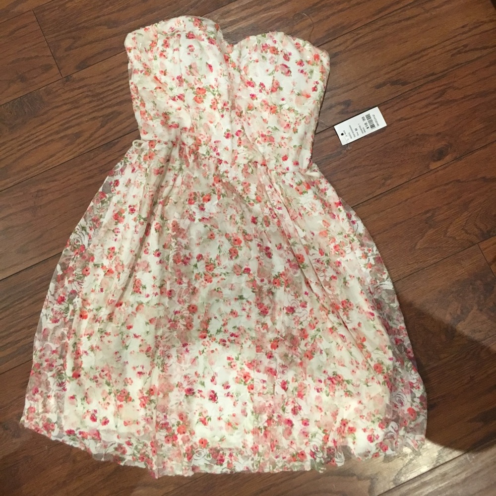 Floral mini dress with liner under