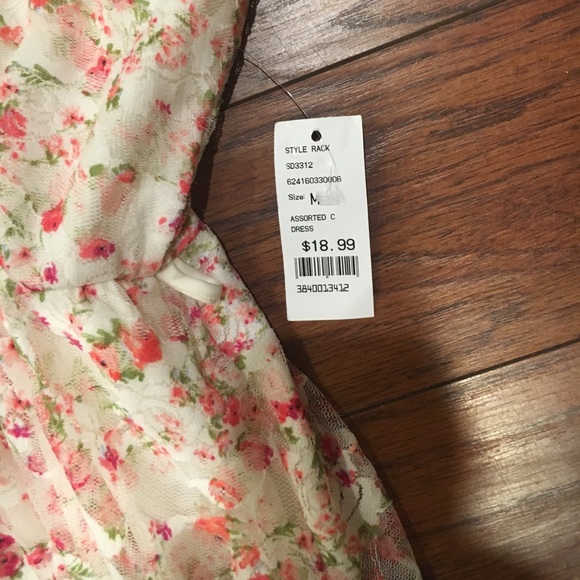 Floral mini dress with liner under - Picture 2 of 2