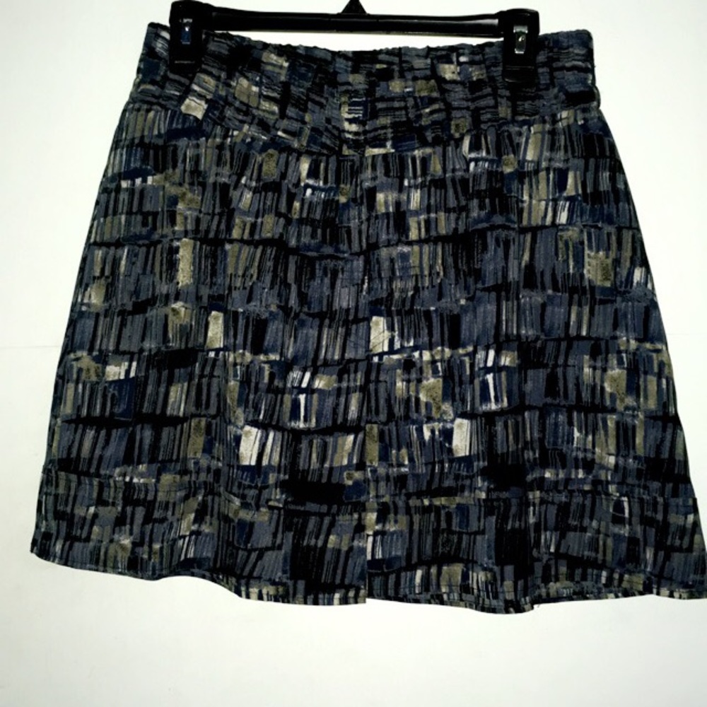 Colorful skirt with stretchy band