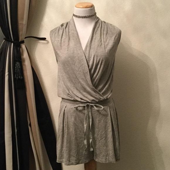 ANGL Pants - ANGL grey short jumper Size S