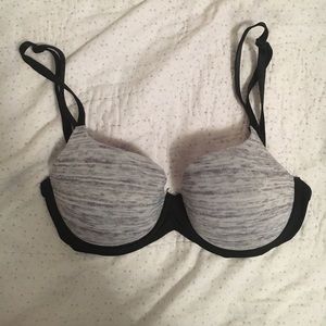 VS PINK bra (32D)