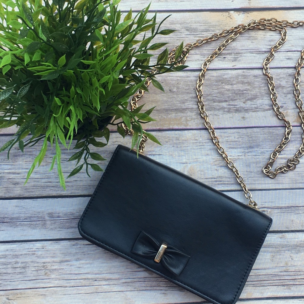 ✨SALE✨ Forever 21 crossbody black purse