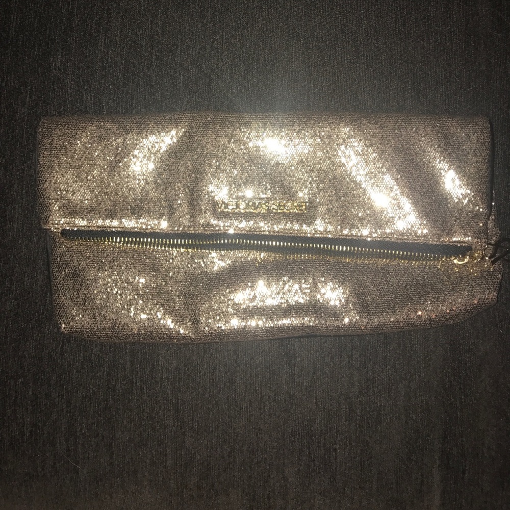 Free GWP clutch/pouch