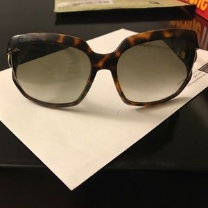 Gucci oversized sunglasses