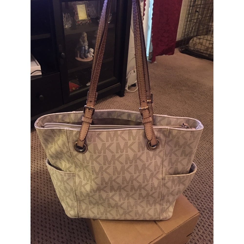 Michael Kors Jet Set Tote