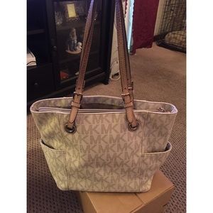 Michael Kors Jet Set Tote