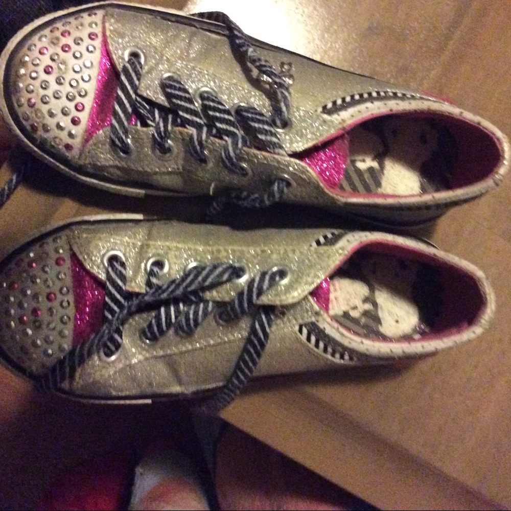 Girls light up sneakers