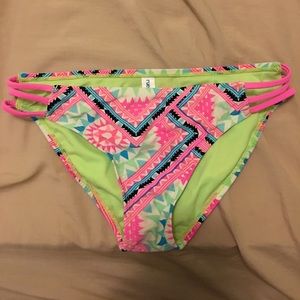 Really cute colorful swimsuit bottoms!